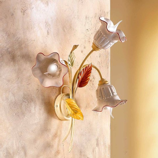 Vägglampa Flora med 3 lampor i florentinstil