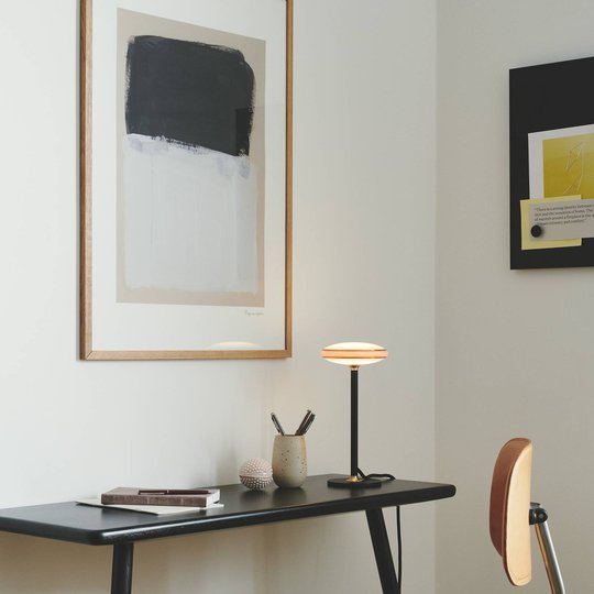 Shade ØS1 bordslampa ringar mässing fot svart Node