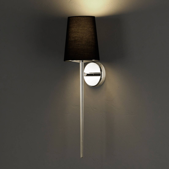 Stilfullt gestaltad textilvägglampa Deauville