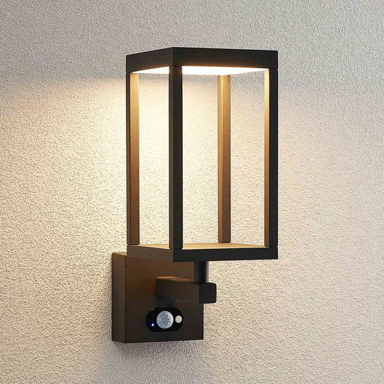Lucande Qimka LED-solcellsutomhusvägglampa sensor