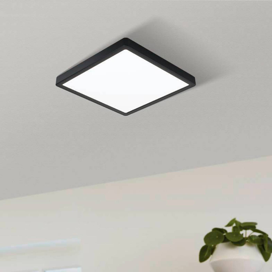 LED-taklampa Fueva 5, IP20 svart 21x21cm