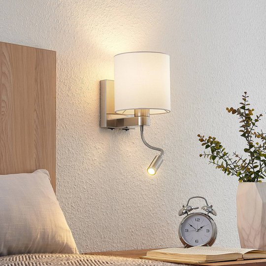 Lucande vägglampa Brinja med LED-flexarm vit