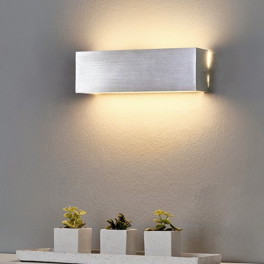 Kantig Alu-LED-vägglampa Ranik