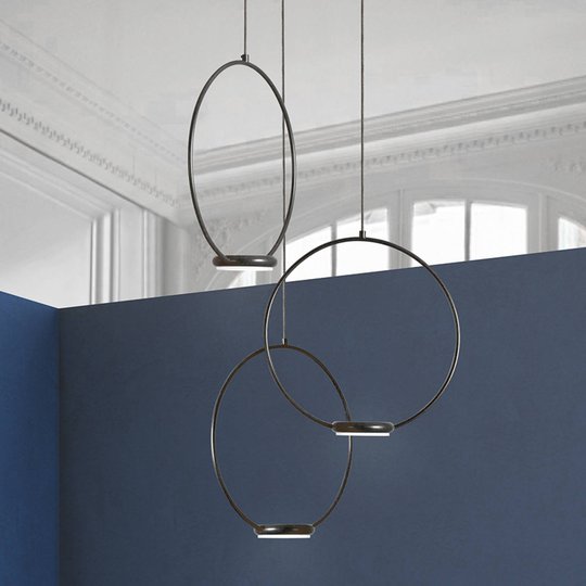 LED-taklampa Odigiotto i svart, tre ljuskällor