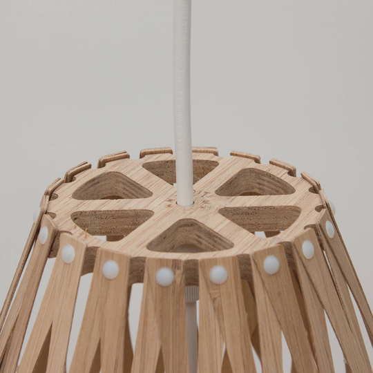 david trubridge Koura pendellampa 75 cm karamell