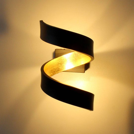 LED-vägglampan Helix, svart guld, 17 cm