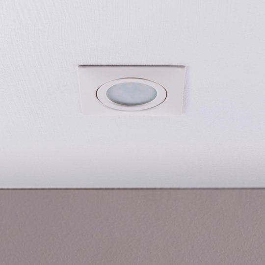 LED-inbyggnadslampa Andrej, kantig, vit