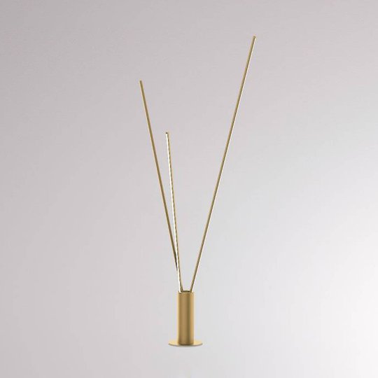 LOUM Trepole LED-golvlampa guld