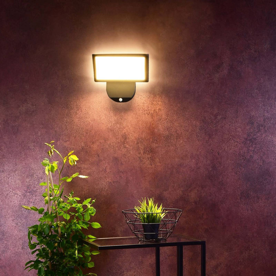 LED-utomhusvägglampa Alkes L med sensor, 30 cm
