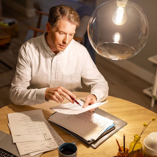 Philips Classic LED-lampa E14 B35 6,5W klar