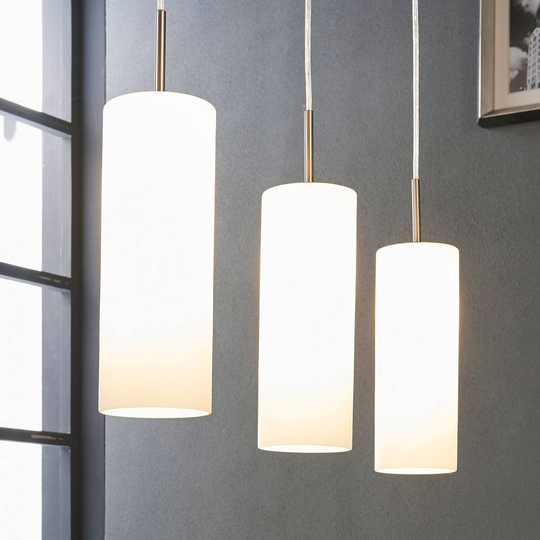 Vinsta - trelågig taklampa i vitt glas